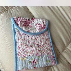 Floral Quilted Kindle Basic Sleeve